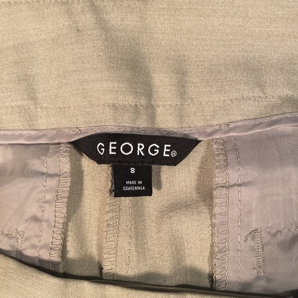 George slacks. Size 8. - Picture 4 of 6